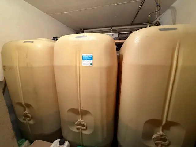 Kunststoff-Batterietanks dreifach